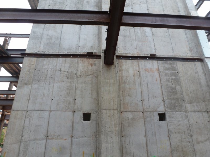 Steel angle for the metal decking (2nd Floor) at Elev. 1,2,3 Facing East (800x600)